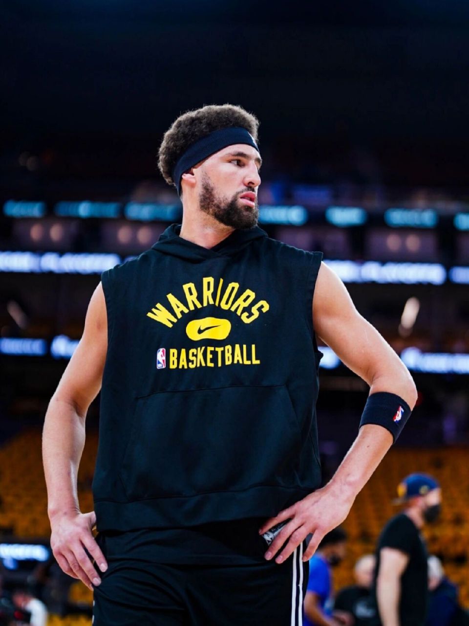 打破小贝纪录，布鲁日前锋福布斯是欧冠对巴萨传射最年轻球员（布鲁日新星福布斯打破小贝纪录，成欧冠对巴萨最年轻完成传射者）