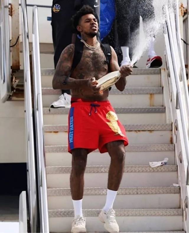 里夫斯：我打得不好我们仍然赢了，感谢上帝我们有勒布朗（里夫斯：我发挥不佳球队仍胜，多亏有詹姆斯）