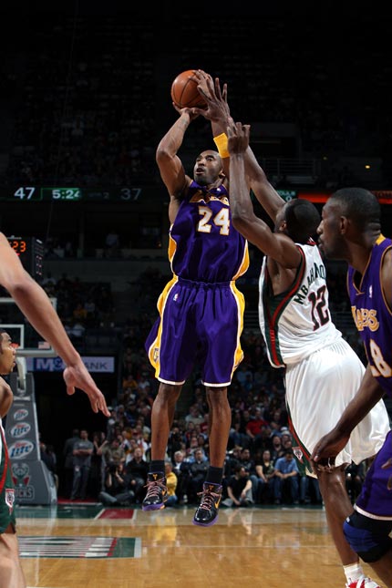 三杀雷霆，拯救不良少年，主教练米奇正带领马刺重返冠军行列！（三连克雷霆，挽救迷途少年，主教练米奇正引领马刺重回争冠行列！）