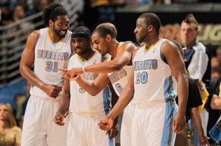 与4结缘，多特5轮欧冠联赛有4轮打入4球，剩下1轮被曼城进4球（多特与数字4难解难分：欧冠5轮中4场各进4球，另1场被曼城灌4球）