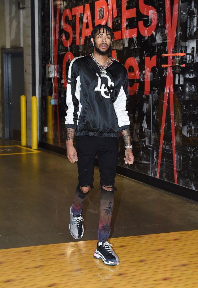 德隆：詹姆斯对东契奇无感，而且他不太愿意留在湖人（德隆爆料：詹姆斯对东契奇兴趣不大，留守湖人意愿不强）