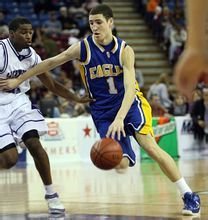 地上足球：偷溜诺坎普释放回归信号？解析梅西为何必重回巴萨（地上足球：梅西悄现诺坎普传回归风声？详析他为何终将重返巴萨）