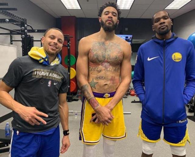 世体：在米利唐受伤后，阿森西奥成皇马唯一完全健康的中后卫（世体：米利唐伤停后，皇马中卫线仅阿森西奥仍保持完全健康）