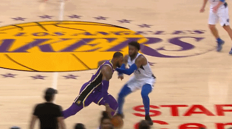 刘炜：虽然接连失利 但球队的自信心在慢慢恢复 正往好的方向发展（刘炜：尽管连败，球队自信逐步回暖，走势向好）