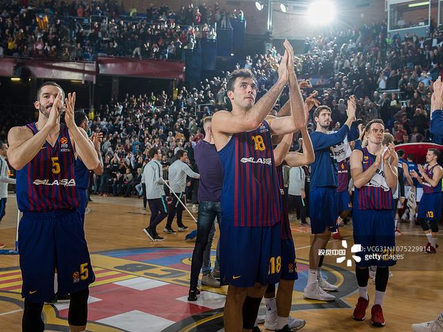 篮球湖人球员三分命中率提升明显（湖人球员三分准星显著提升）