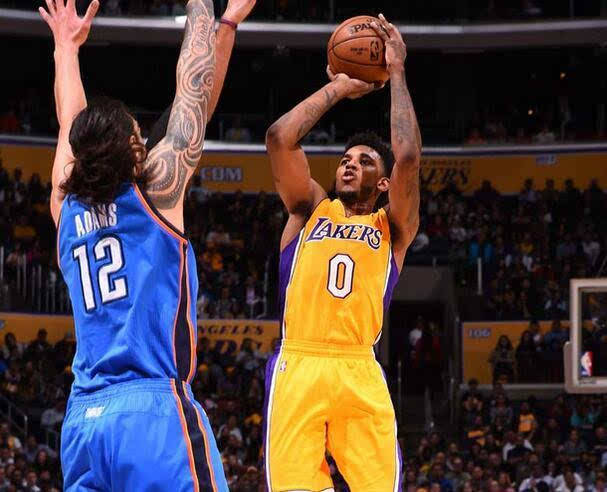 美记：因伤病问题，锡安本赛季留队的可能远大于被交易（美媒：受伤病影响，锡安本季更可能留队而非被交易）