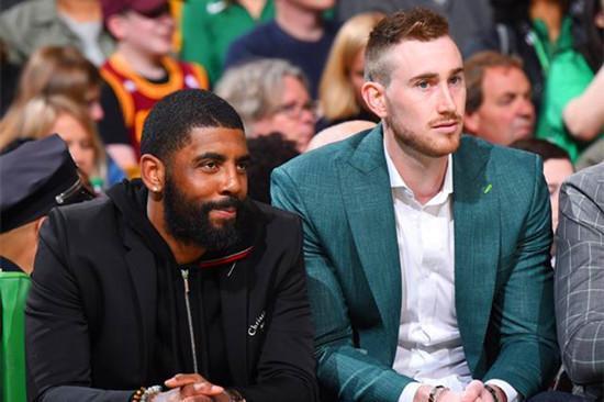 足球报：铁人引进邦本宜裕是庄毅慧眼识珠，明年续约问题不大（足球报：庄毅慧眼促成铁人签下邦本宜裕，明年续约基本无忧）