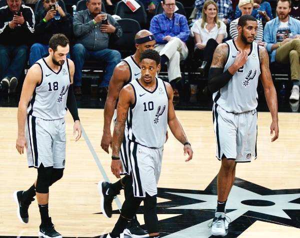 VAR 决定再次引发争议（VAR 判罚再引争议）