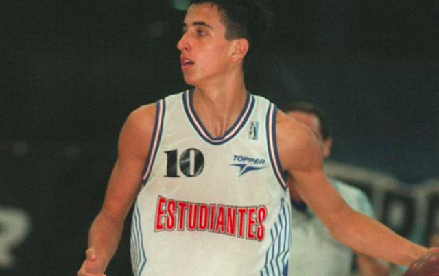 手感回暖！唐斯半场7中2仅拿6分&第三节独拿11分（手感复苏！唐斯上半场7投2中仅6分，第三节发力独取11分）