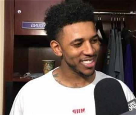 罗马诺：弗拉霍维奇与尤文谈续约无任何进展，拜仁也暂停追求（罗马诺：尤文与弗拉霍维奇续约谈判停滞，拜仁暂缓追逐）