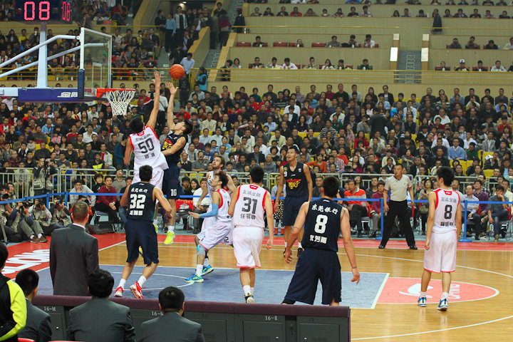 赖因德斯：我和德布劳内特点不一样，后插上射门是我最大优势（赖因德斯：与德布劳内风格不同，后排插上破门是我的强项）