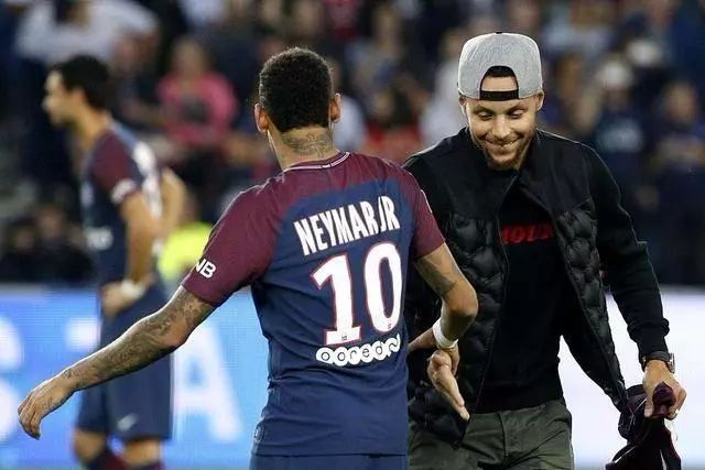 获得重用！科尔：我肯定会安排斯潘塞和库里一起上场（科尔确认将安排斯潘塞与库里同时登场，重用信号明显）